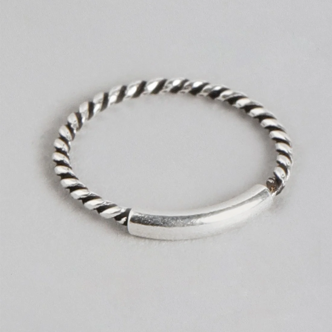Elegant Round Shaped 925 Silver Nose Pin - Image 2