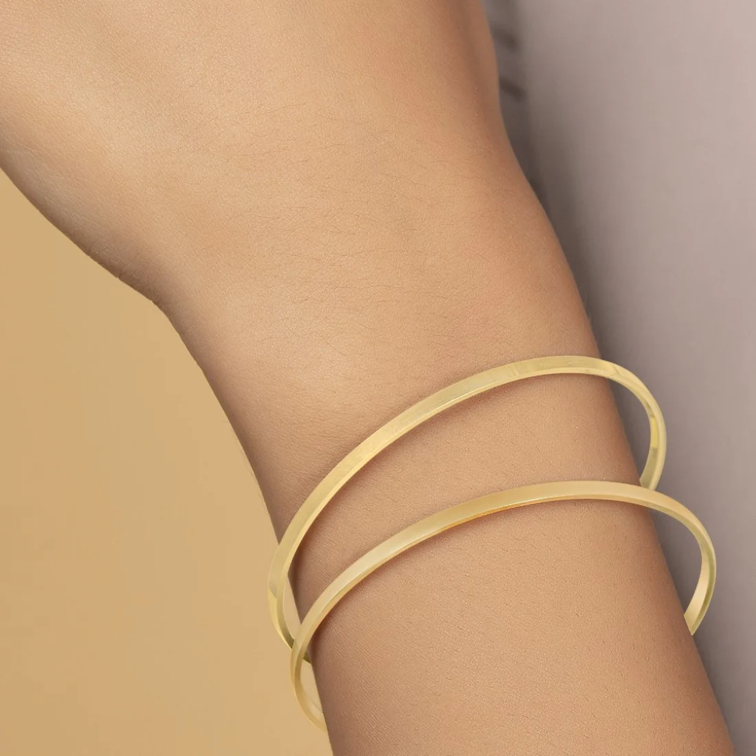 Golden Radiance Gold-Plated 925 Sterling Silver Solid Bangle - Image 2
