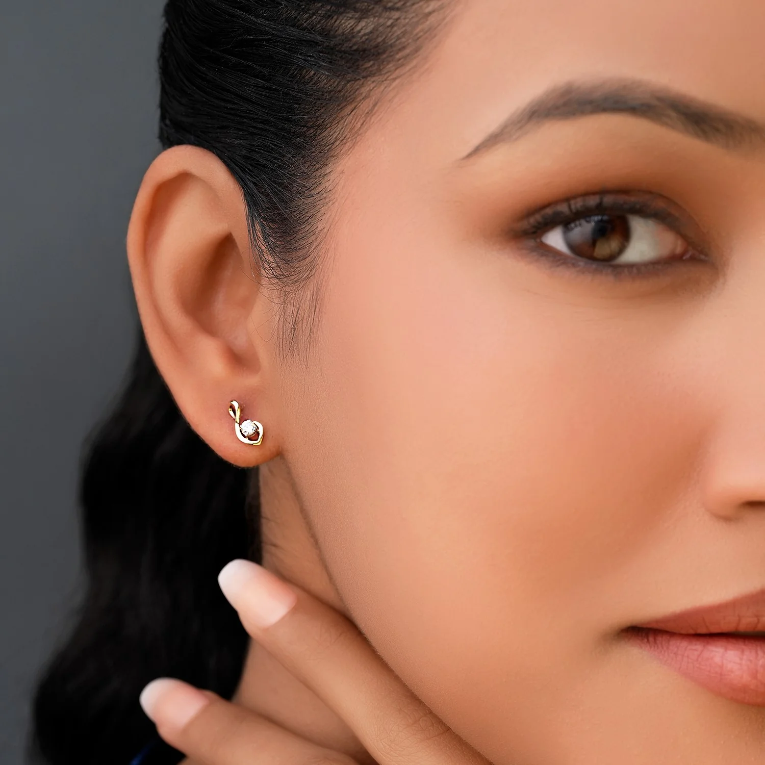 Gorgeous Gold Earrings with Lab-Grown Diamonds - Image 3