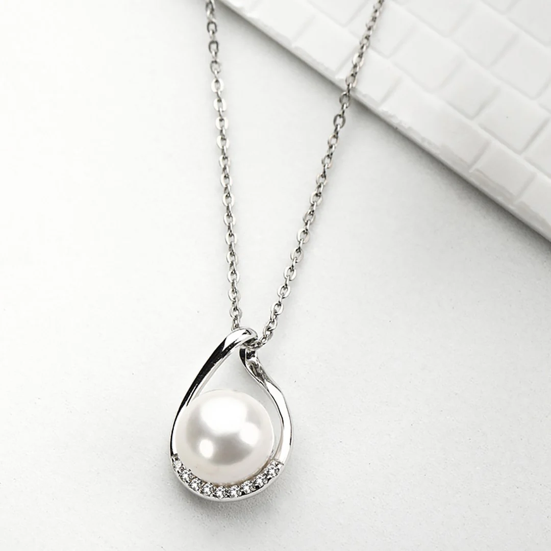 Lustrous Fusion Rhodium-Plated 925 Sterling Silver Pendant with Chain