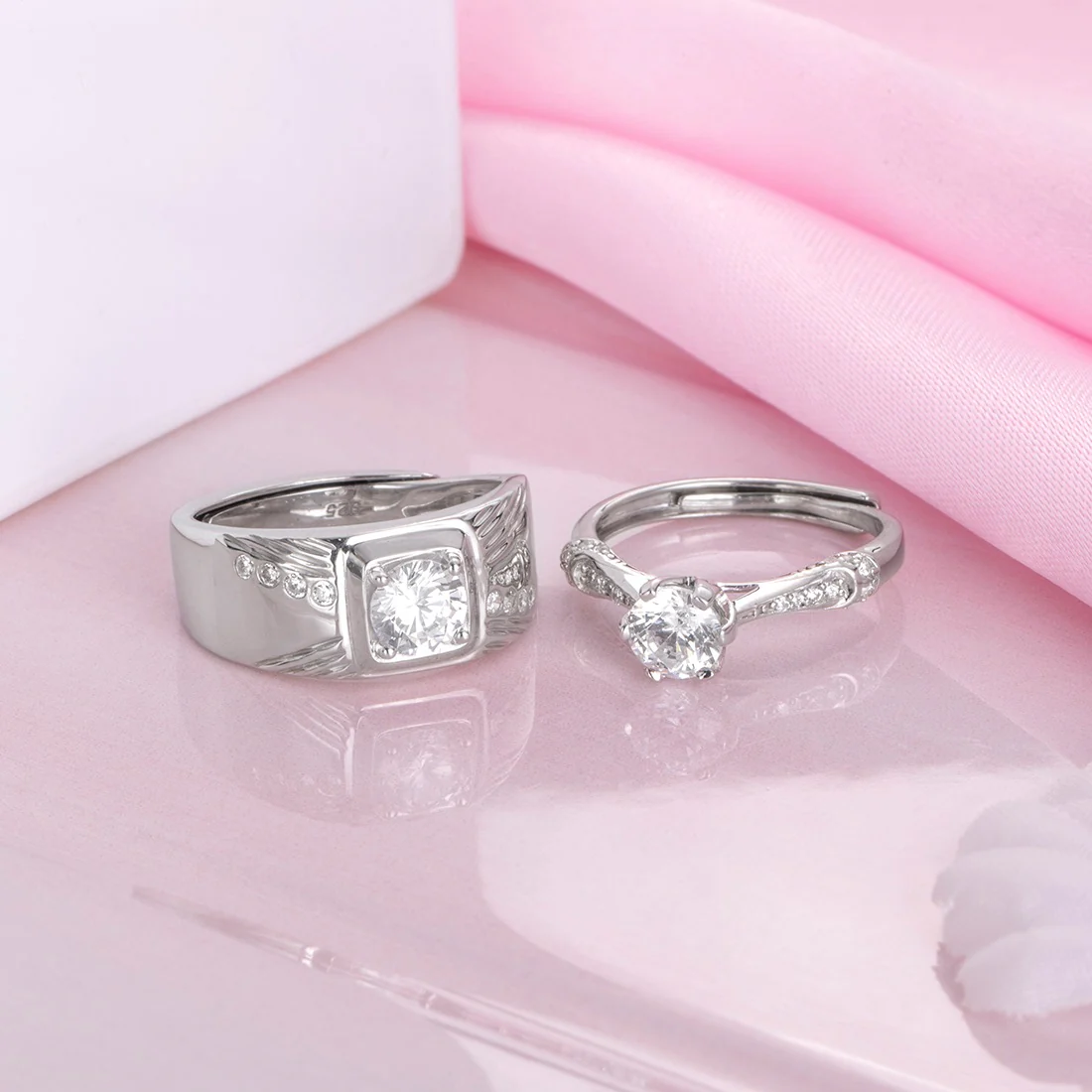 Radiant Rhodium Delight Solitaire-Adorned 925 Sterling Silver Ring (Adjustable)
