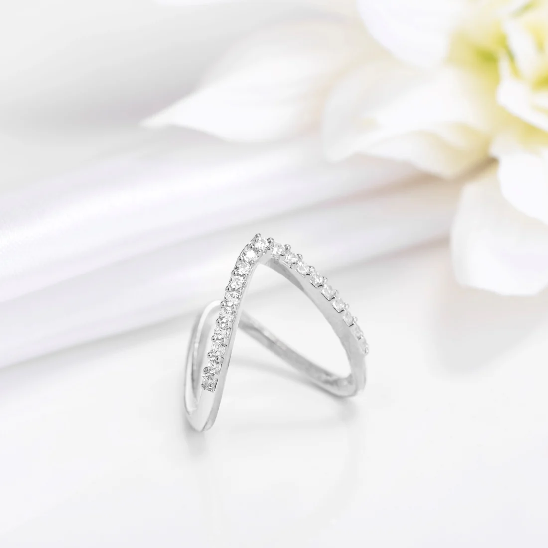 Royal Elegance Rhodium Plated 925 Sterling Silver Women's Vanki Ring