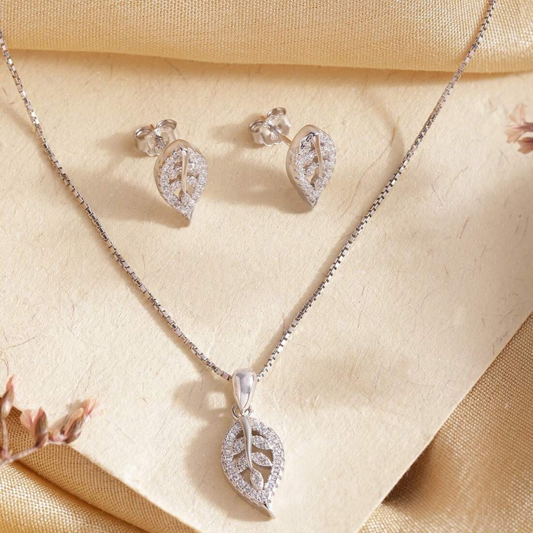 Simplicity Leaf 925 Silver Jewellery Set - Image 3