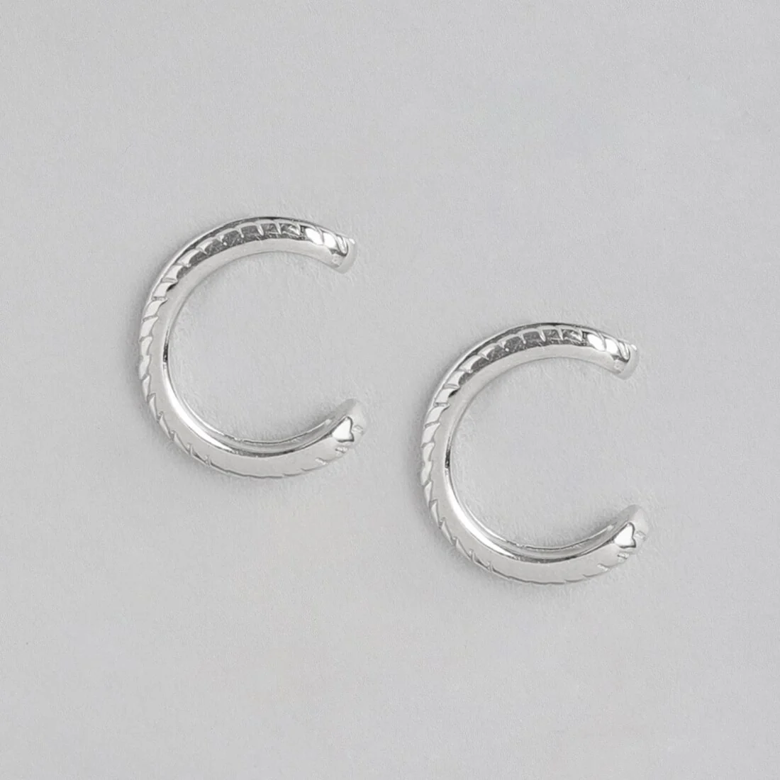 Sleek and Chic Rhodium Plated 925 Sterling Silver Earcuff - Image 4