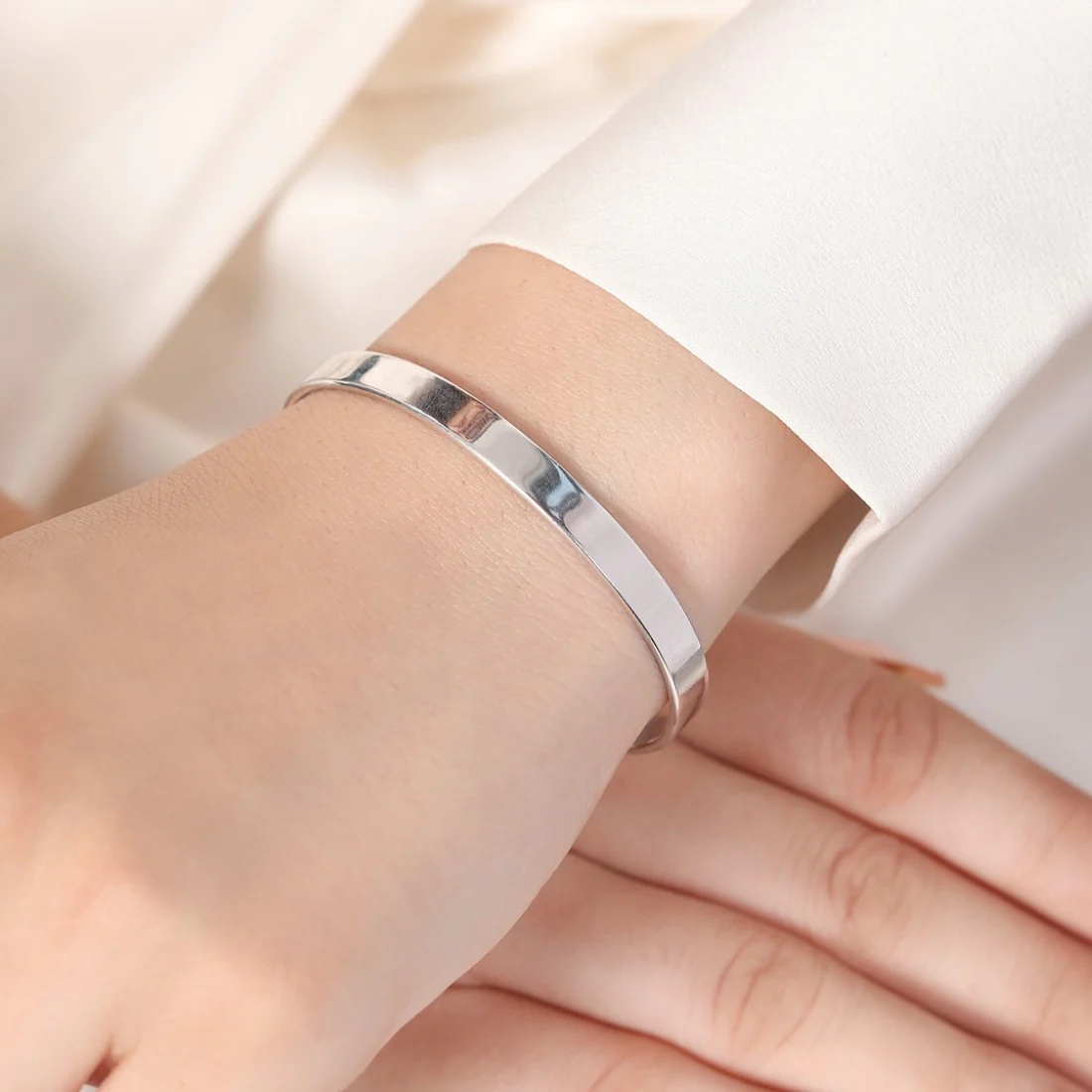 Sleek Sophistication 925 Sterling Silver Rhodium-Plated Plain Bangle Bracelet - Image 2