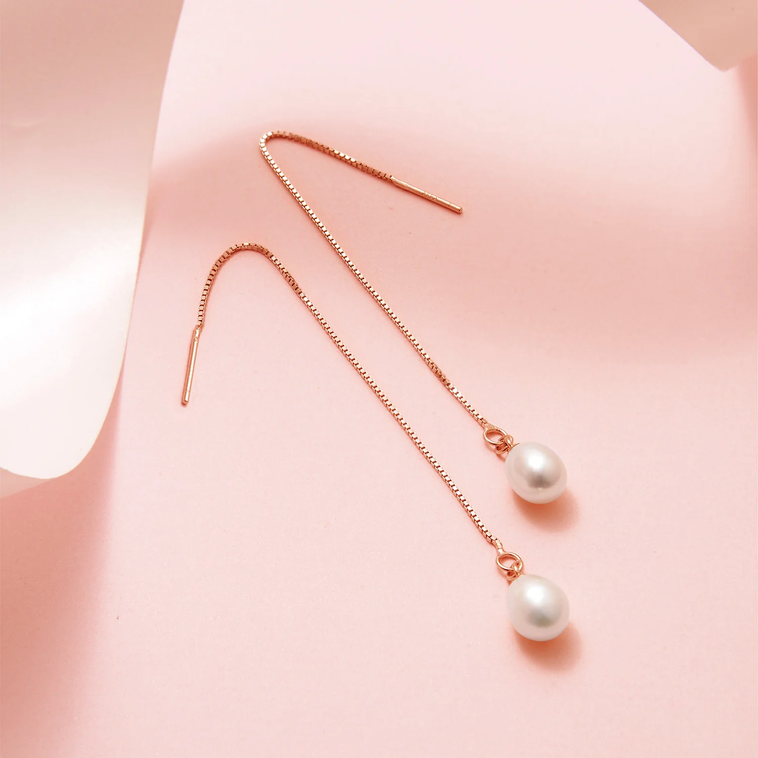 Sui Dhaga with Pearl 7mm 925 Silver Earrings in Rose Gold