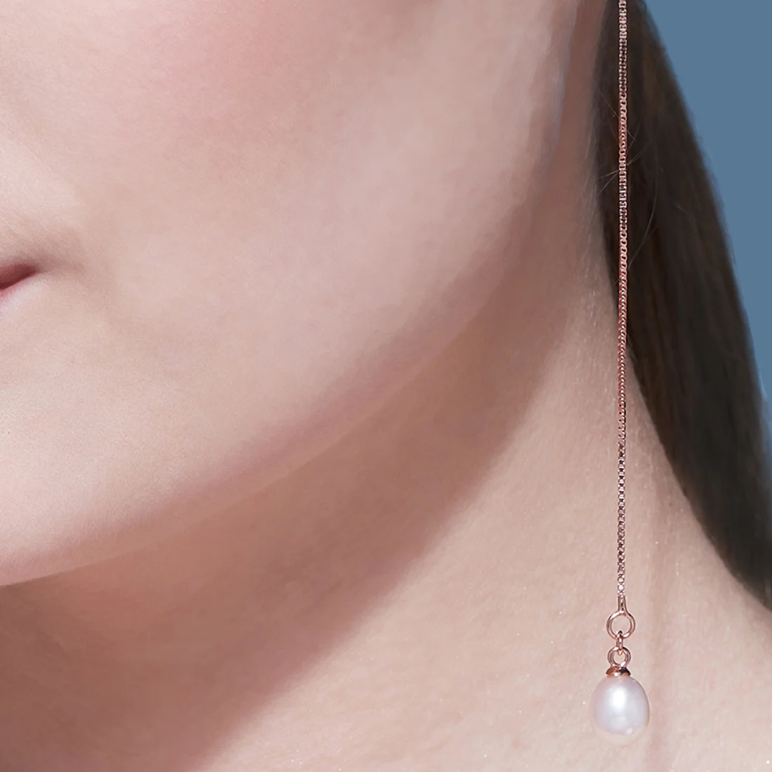 Sui Dhaga with Pearl 7mm 925 Silver Earrings in Rose Gold - Image 4