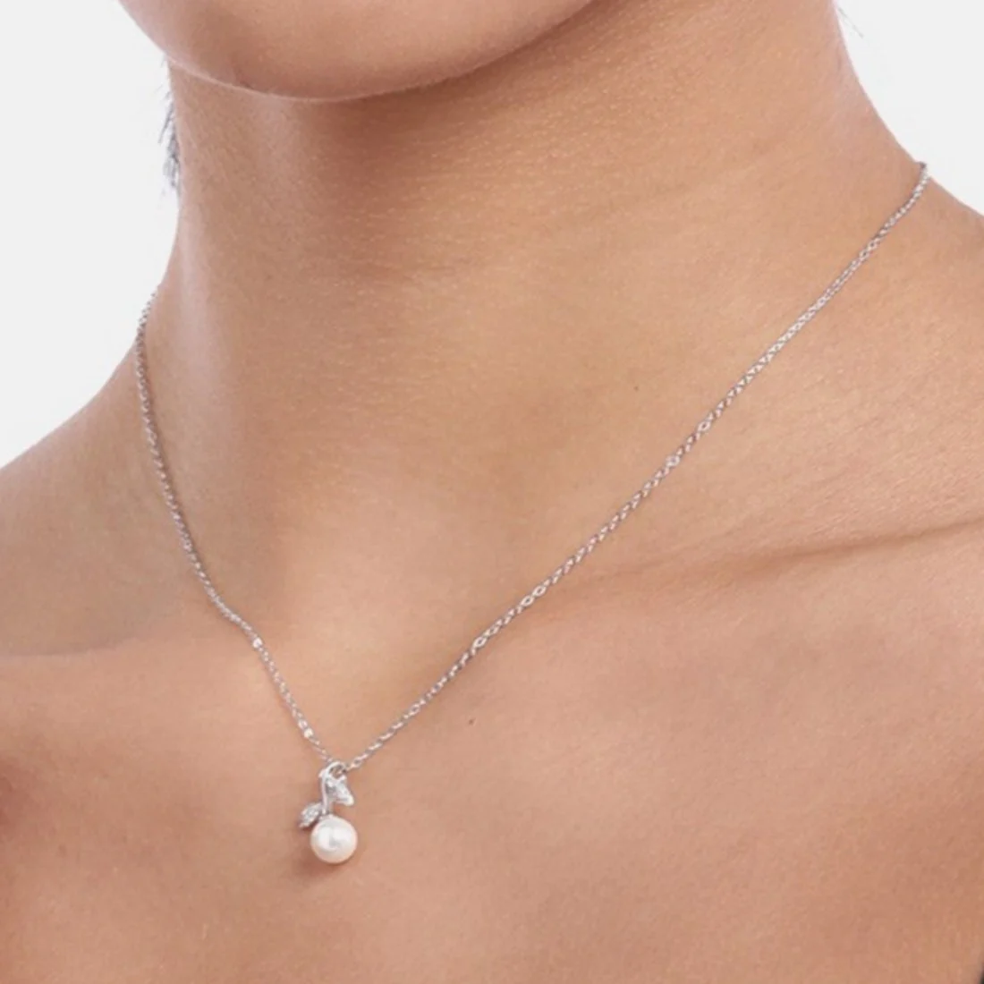 Leaf Pearl Rhodium Plated 925 Sterling Silver Necklace - Image 3