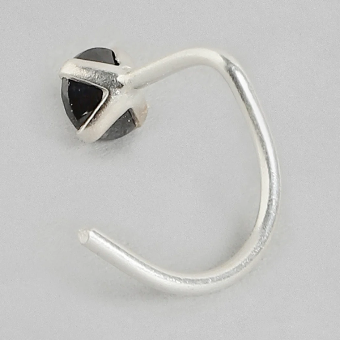 Evergreen Black 925 Silver Nose Pin - Image 4
